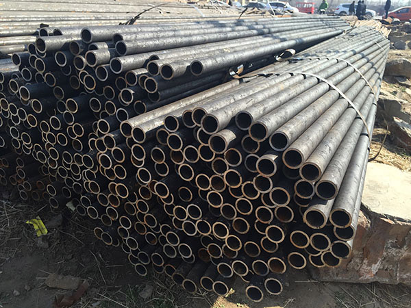 Seamless steel tube